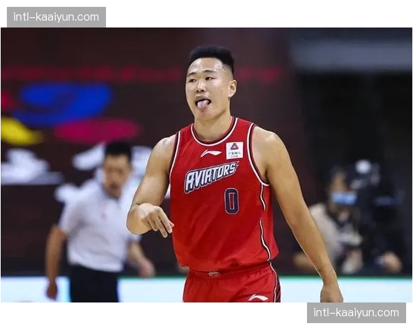 贺希宁单场43分创赛季新高 深圳队核心展现本土球员统治力 贺希宁单场43分创赛季新高 深圳队核心展现本土球员统治力