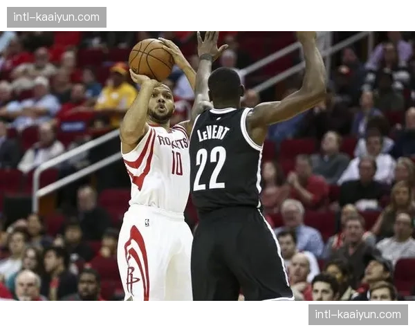 掘金戈登腿筋伤势反复 其空切袭篮为约基奇创造的传球路线减少 掘金戈登腿筋伤势反复 其空切袭篮为约基奇创造的传球路线减少